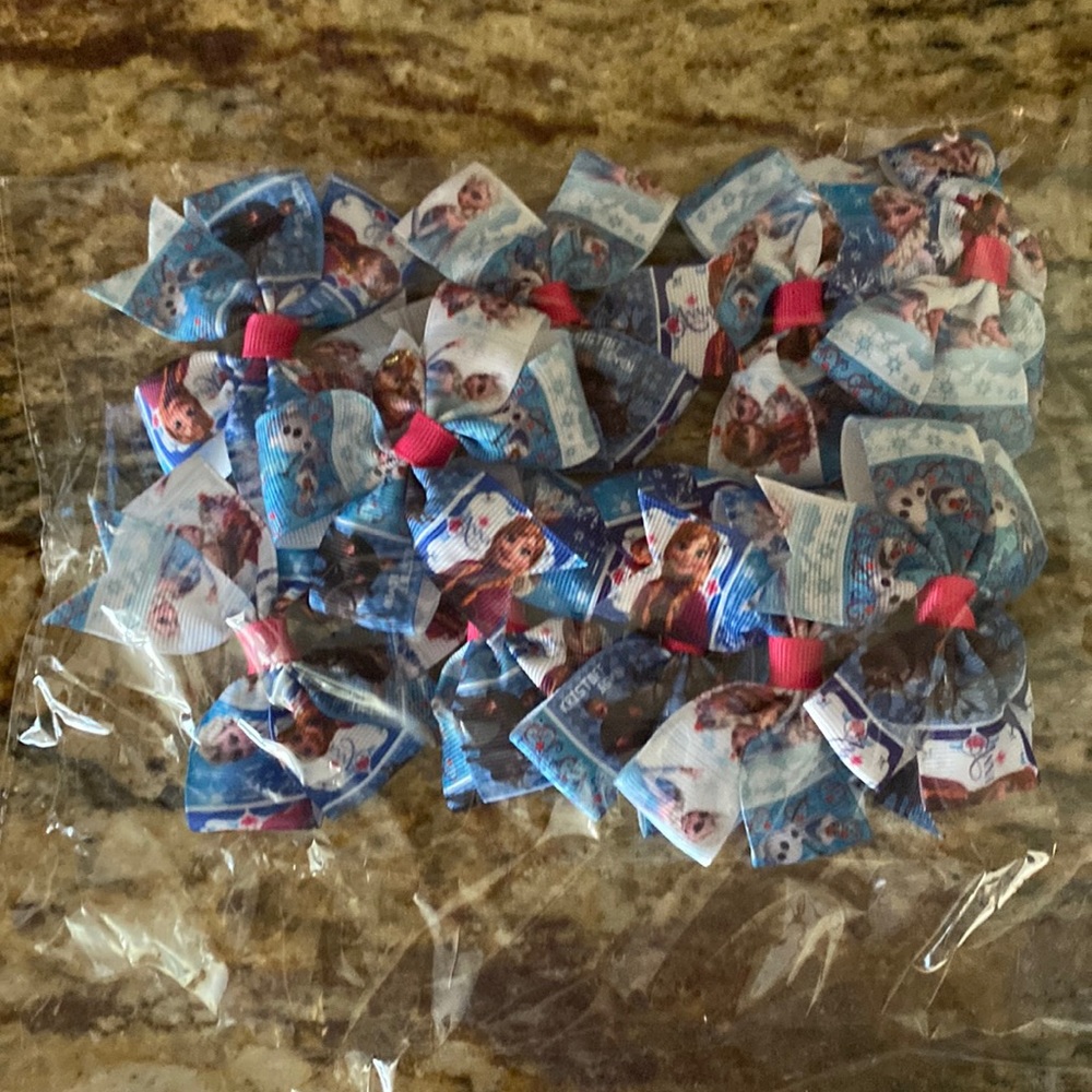 Disney frozen hair clips Anna and Elsa characters 10pieces